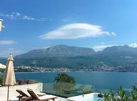 Azurno Pristaniste 3