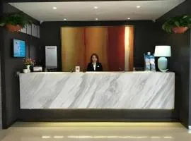 Jinjiang Inn Select Qingdao West Coast Coach Exhibition Center High-Speed Railway Station
