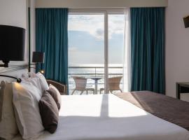 Hotel & Spa Les Roches Noires，位于莱萨布勒-多洛讷的住宿