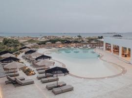 Sundunes Hotel Naxos，位于布拉卡的带泳池的酒店