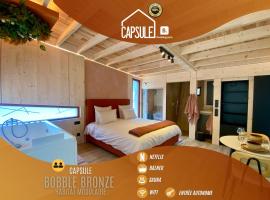 Capsule Bobble Mons Centre - Jacuzzi - Sauna - Netflix，位于蒙斯的酒店