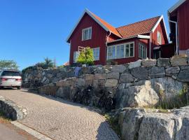 Beautiful house near the sea，位于Öckerö的酒店