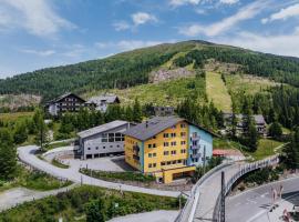 Basekamp Mountain Budget Hotel，位于卡奇山口的酒店