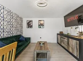 Stylish 2-Bedroom Retreat in Southampton