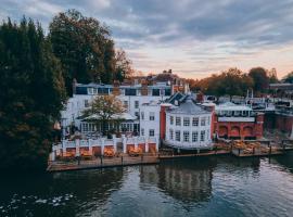 The Mitre, Hampton Court，位于泰晤士河畔金斯顿的酒店