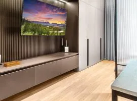 Sky-High Luxury Apt Nest One Panoramic City Views