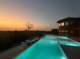 Exclusive villas with lagoon and sea views