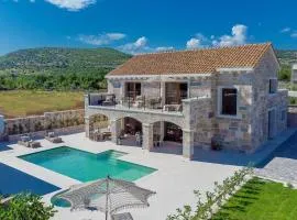 Gorgeous Home In Cera With Wifi