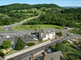 Hôtel-Restaurant Le Calice Du Gevaudan - A75，位于班纳萨克的酒店