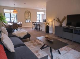 Riverside Dingle - Luxury Apt 3，位于丁格尔的酒店