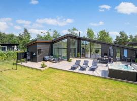 Holiday Home Apelone - 900m from the sea by Interhome，位于博托比的带按摩浴缸的酒店