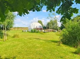 Glamping Kaszuby，位于Pomysk Wielki的豪华帐篷
