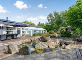Holiday Home Ellie - 700m from the sea by Interhome，位于博托比的带按摩浴缸的酒店