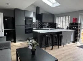 Ravenscourt Premium by Brabazon Rooms