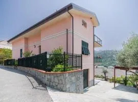Apartment Il Caprifoglio by Interhome