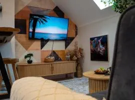 Upbeat Jungle Loft Apartment