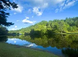 Mallard Cove - lakeside pet friendly