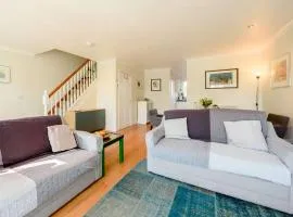 3 bed in Freshwater East FB099