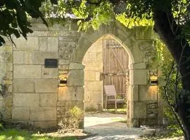 Demeures et Châteaux - Le Portail en Marais Poitevin