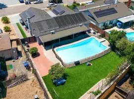 Backyard Oasis Private Villa Pool Hot Tub