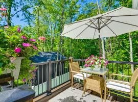 2 Blocks to Lake Michigan Sleek Couples Retreat!，位于南黑文的酒店
