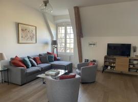 Grand gîte rénové proche Moulins pour 10 pers, animaux admis, WiFi - FR-1-489-215，位于特雷沃勒的酒店