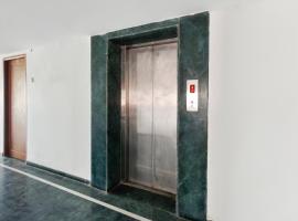 Hotel O R.K.S Sampath Lakshmi Lodge，位于Gūdraippattu的酒店
