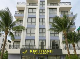 Flamingo Hải Tiến Thanh Ho&aacute; - Kim Th&agrave;nh Boutique Hotel，位于G&ograve; Ba Quần的带泳池的酒店
