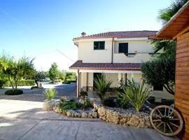 Apartment in Gasponi with Mountain Views