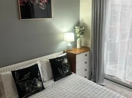 Comfortable Stay With Garden View Near Long Riding