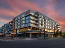 Hampton Inn & Suites Watertown Boston, Ma，位于沃特敦的酒店