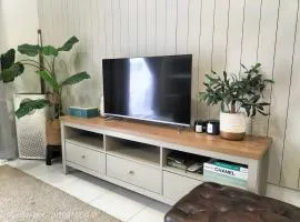 Iris 32 3BR Corner Lot Wi-fi Mutiara Rini Skudai JB Malay Only