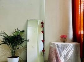 Mudhera Guest House，位于Girdi帕伊拉瓦机场 - BWA附近的酒店