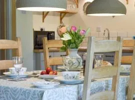 Beech Tree Cottage At Blackaton Manor Farm
