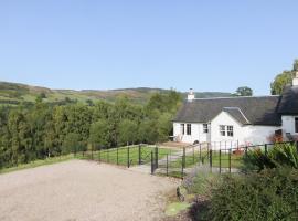 Tummel Cottage，位于Foss的酒店