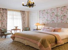 Hotel Havenwood Suites Near IGI Airport，位于新德里德里英迪拉•甘地国际机场 - DEL附近的酒店