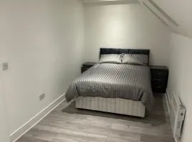 Flat 10 - Epsom High Street