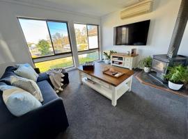 Convenient Private Unit - Eden 2 Bedrooms，位于伊登的酒店