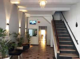 Dom Victor Residence Hotel 2，位于戈亚尼亚的青旅