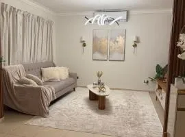 Cozy and Beautiful, 3 Bedroom Apartment Home