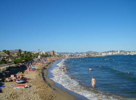 Ibis Budget Fréjus St Raphaël centre et Plage，位于弗雷瑞斯的酒店
