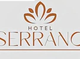 Hotel Serrano，位于帕拉卡图的酒店