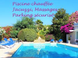 Hotel Les Jardins de Bormes, sauna & jacuzzi，位于博尔马斯·莱斯·米默萨斯的酒店