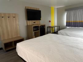 Super 8 by Wyndham Richfield Cleveland，位于Richfield的酒店