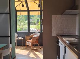 Il giardino di fronte，位于萨卢佐的酒店