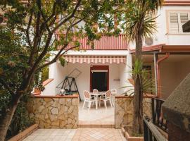 Casa Sole - Villetta al mare, patio e relax，位于Carrao的酒店