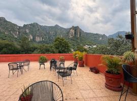 La Pirámide del Tepozteco，位于迪坡斯特兰的酒店