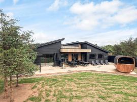 5 star holiday home in Højslev，位于霍伊斯莱乌的酒店