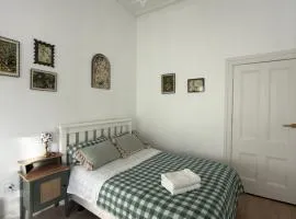 Free Parking,5 minutes to the city, 20 minutes to the airport, a single-story villa of more than 1,000 square meters in a prime location,Villa