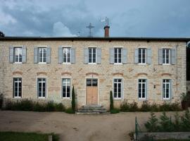 Le Cercle Chambres climatisées，位于Coligny的酒店